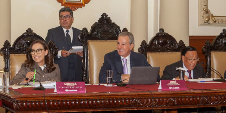 Cabildo de Puebla aprueba informes y estructura organizacional