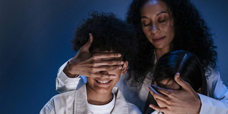 Académico IBERO Puebla explica cómo proteger a las y los más pequeños en internet