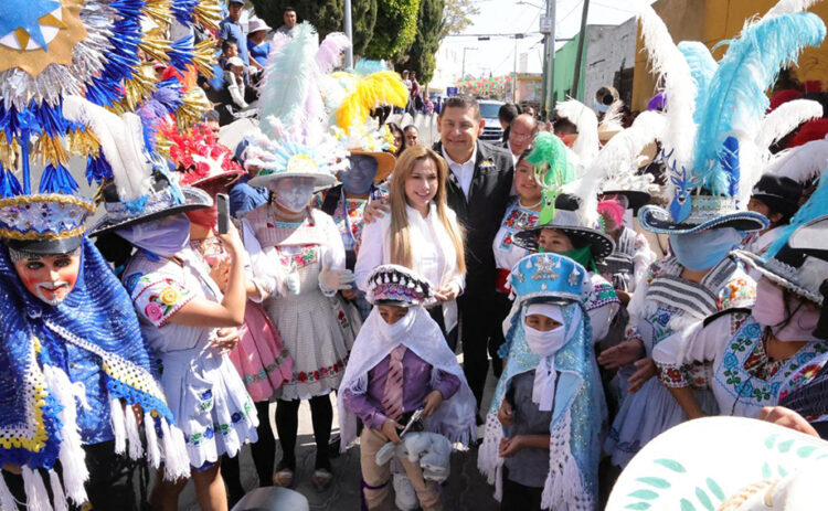 Con alegría y sensibilidad, Gobierno de Puebla entrega miles de juguetes en 27 microrregiones