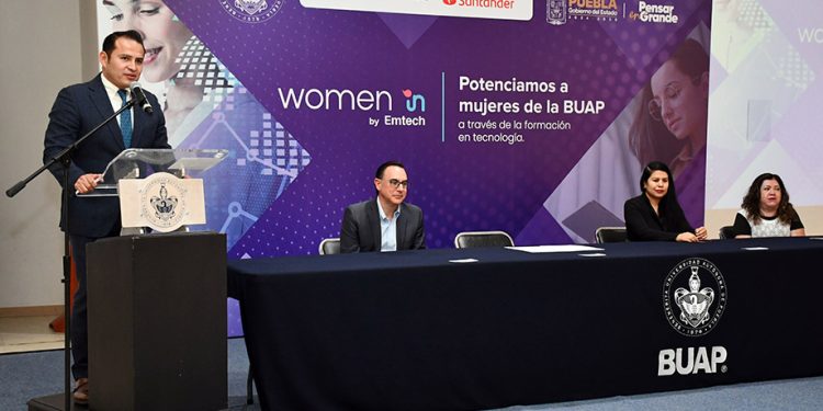 Impulsa BUAP la incursión de mujeres en la tecnología