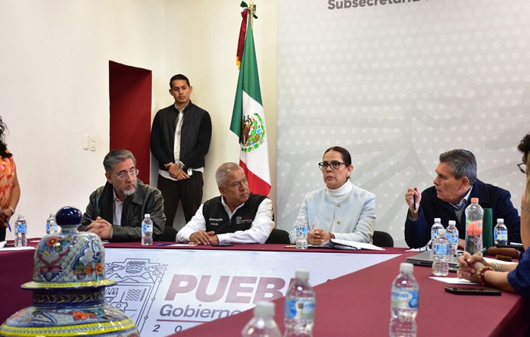 Gobierno del Estado mantiene diálogo con normalistas de Teteles