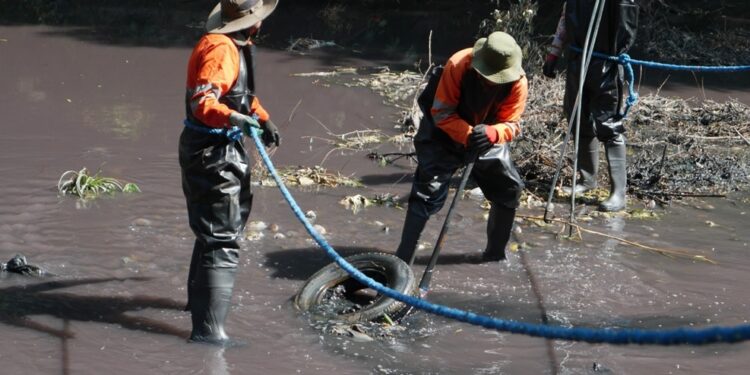 Participa CEASPUE en limpieza del Río Atoyac en Cuautlancingo
