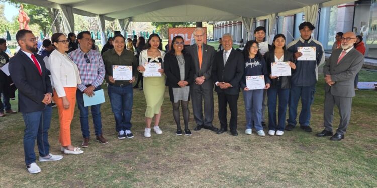 Estudiantes de UTH ganan bronce en INFO MATRIX Puebla