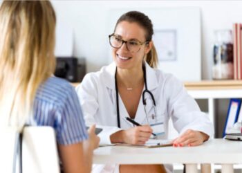 Especialistas alertan por el incremento en el consumo de alcohol y droga en mujeres