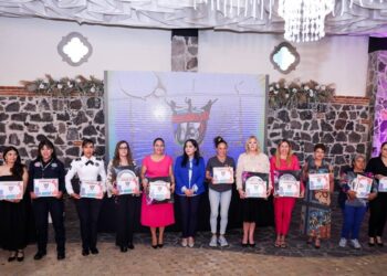 En San Andrés Cholula reconocen a mujeres destacadas