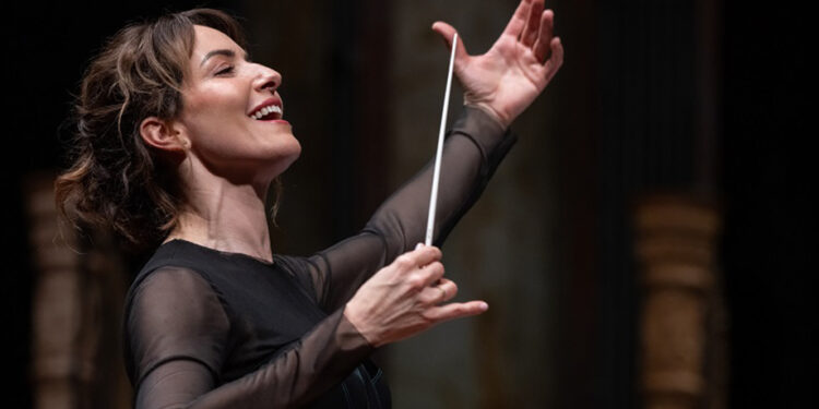 Alondra de la Parra y Thomas Enhco ovacionados en el primero de dos conciertos en el Palacio de Bellas Artes