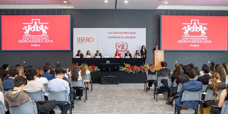 Sr. Felix Silin, consejero de la Embajada de Alemania en México, presente en IBEROMUN 2026