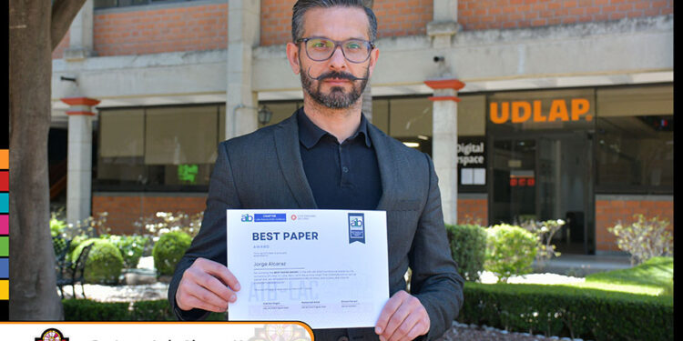 Destaca UDLAP en AIB-LAC con investigación sobre decisiones empresariales en Latinoamérica