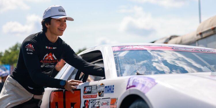 Helio Meza entra en acción en el Hickory Motor Speedway