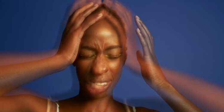 La economía del ruido: ¿por qué la saturación visual con IA está elevando el valor de lo real?