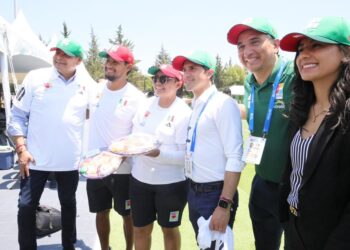 Gobernador Armenta Mier y Rommel Pacheco recorren mundial Tiro con Arco