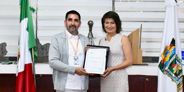 UTH firma convenio con Asociación Nacional e Internacional de Derechos Humanos