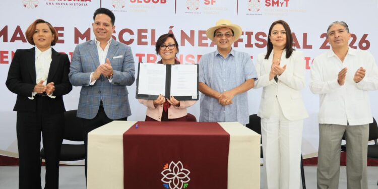 Fortalece Gobierno el transporte público con la firma de la miscelánea fiscal 2026