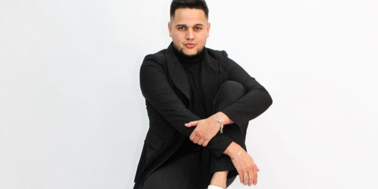 El Influencer Venezolano Enyerson Urdaneta Lanza Su Marca “BenS” de Gorras y Medias en Estados Unidos