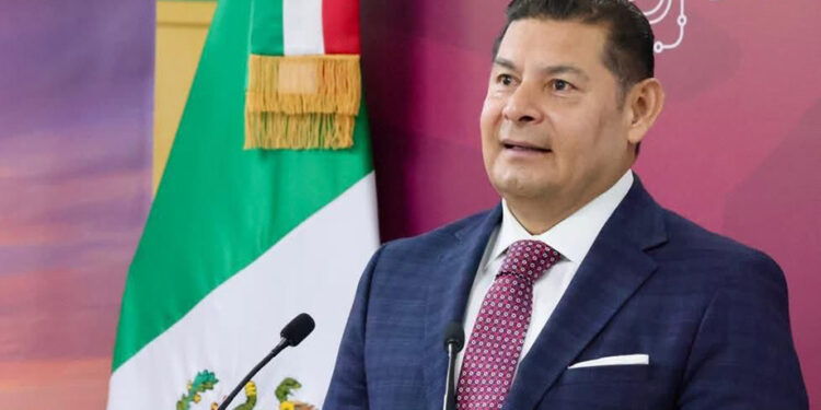 Cerca de 1.5 millones de poblanos son beneficiarios de programas sociales: Armenta Mier