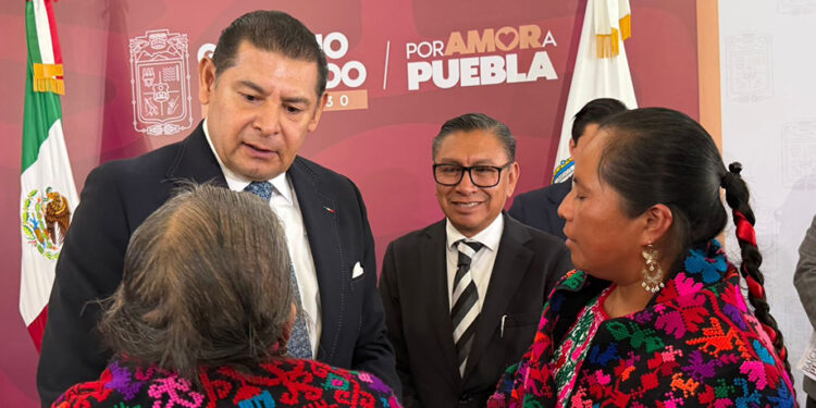 Celebra Figueroa denominación de origen del mezcal poblano