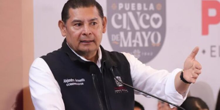 Bots operados desde el extranjero para alimentar negativa al Cablebús en Puebla: AAM