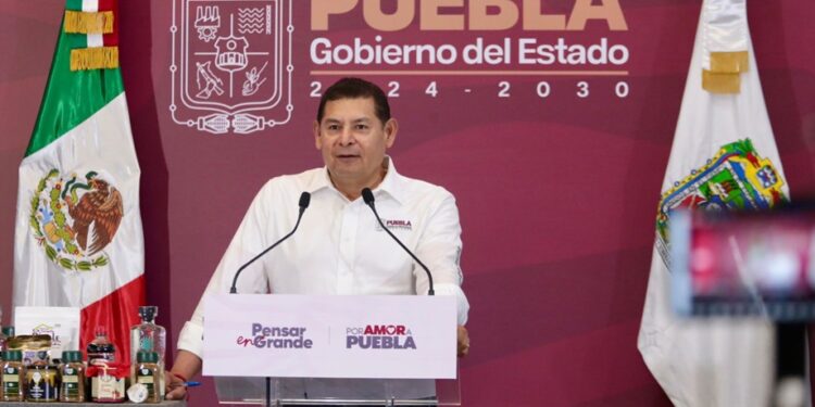Gobierno Estatal atiende integralmente microrregión 21 de Atlixco con infraestructura para generar riqueza comunitaria