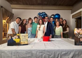 Elenco y producción de “Corazón de Oro” le festejaron su cumpleaños a Gabriel Soto