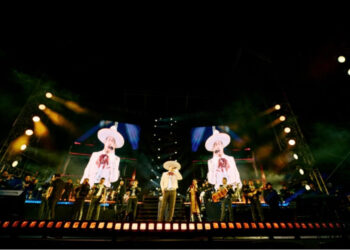 El Rey de la Taquilla Julión Álvarez conquista San Salvador