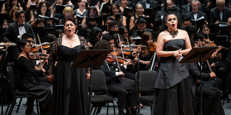 La Orquesta Escuela Carlos Chávez conmueve con el Réquiem, de Verdi, en el Palacio de Bellas Artes