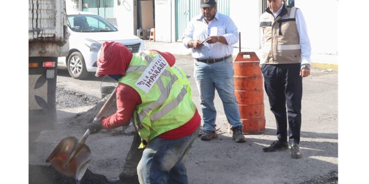 El Gobierno de Pepe Chedraui mejora las vialidades de la capital con el programa de bacheo permanente