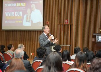 Pepe Chedraui participa en coloquio internacional de la UNAM sobre gobernanza