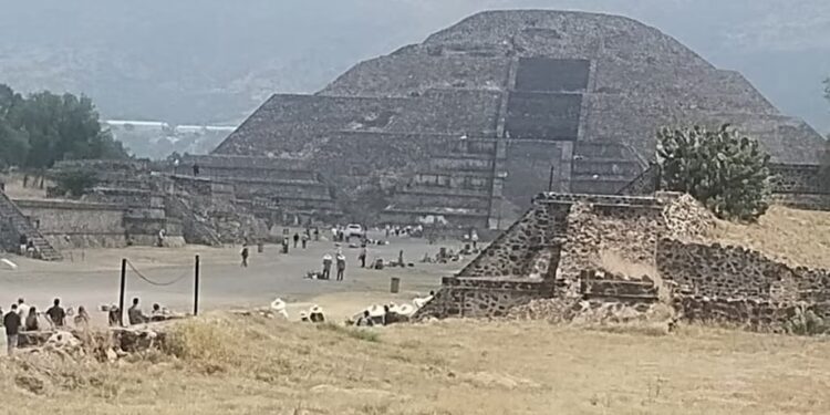 De paseo tranquilo a pánico en las pirámides de Teotihuacán, 2 muertos y 5 heridos
