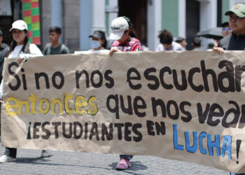 Estudiantes exigen solución; el Gobierno los ignora
