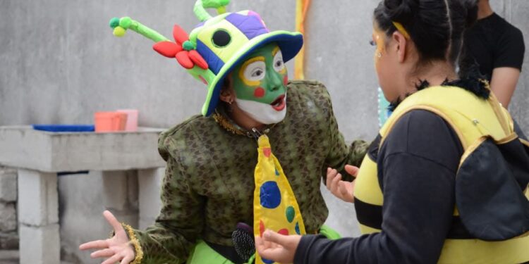 Festejan a niños y mamás en la Gregorio de Gante