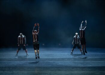 A dance tribute to the art of football demuestra que la pasión al balompié se vive en el estadio y también sobre el escenario