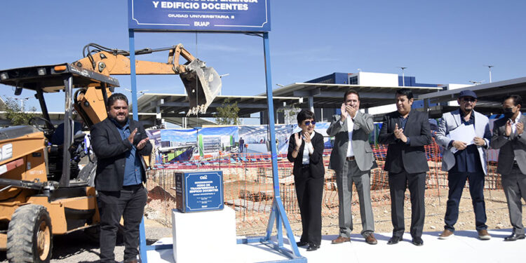 Colocan en CU2 primera piedra para nodo de transferencia y edificio de docentes