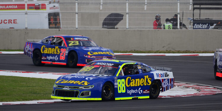 Califican Max 12 y García Jr. 15 en NASCAR México Puebla