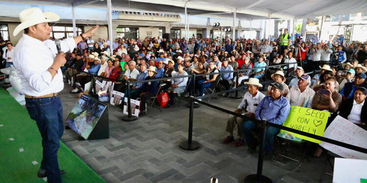 En El Seco, Gobierno Estatal impulsa riqueza comunitaria con obra y apoyos al campo