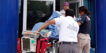 Respuesta inmediata permite traslado aéreo de embarazada desde Acatlán de Osorio