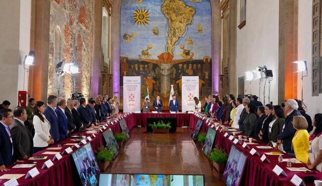 Acuerdan SEP y autoridades educativas mantener el calendario escolar 2025-2026 vigente