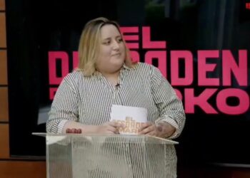 Karmin Reyes, periodista digital y comentarista política, funge como única jueza en El Desorden de Marko