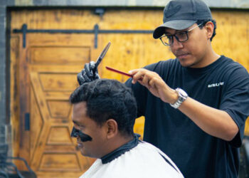 Andriu Ruiz: El Barbero de Los Valles del Tuy que conquista Caracas con su talento y pasión