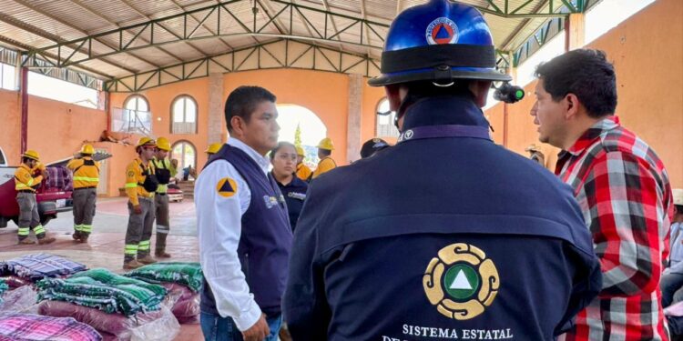 Gobierno del Estado entrega apoyos a familias afectadas por lluvias en Ixtacamaxtitlán