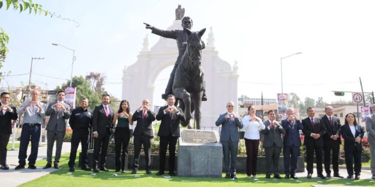 Rehabilita Gobierno del Estado el Arco de Loreto y devela escultura de Ignacio Zaragoza