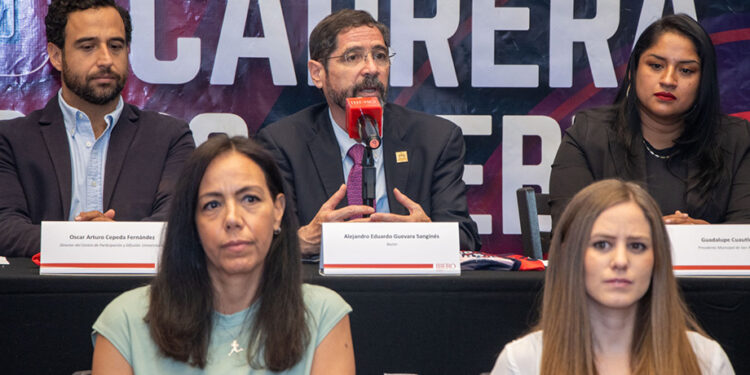 Rector de la Ibero presentó la Carrera IBERO Puebla