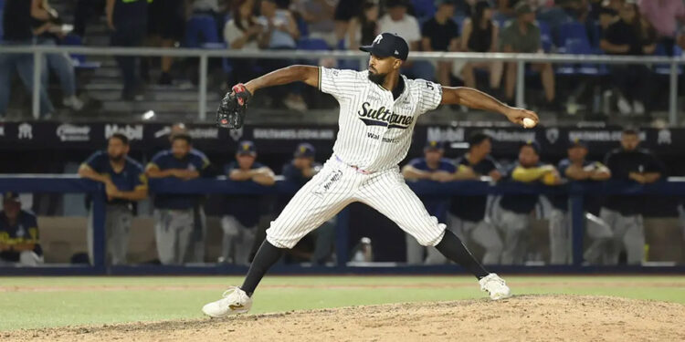 Juego sin hit ni carrera de Stephen Tarpley le da la serie a Sultanes sobre Rieleros
