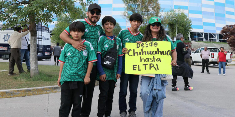Miles de familias disfrutan de fiesta mundialista en Puebla; un éxito la verbena popular