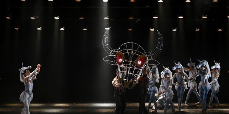 La Secretaría de Cultura y danza visual presentan ”Las Olas del Rey”, propuesta llena de fantasía y mundos posibles