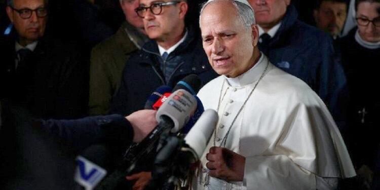 Si alguien me critica, que sea con la verdad y no con injurias responde el Papa a Trump