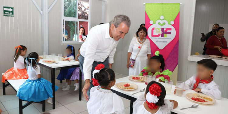 Reafirma Pepe Chedraui apoyo a escuelas con nuevos desayunadores escolares