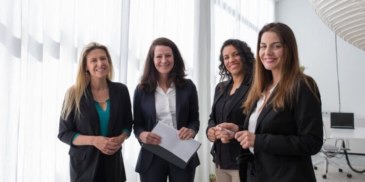 El Autotransporte en México mantiene rezago en liderazgo femenino, pese a su impacto en la competitividad del sector