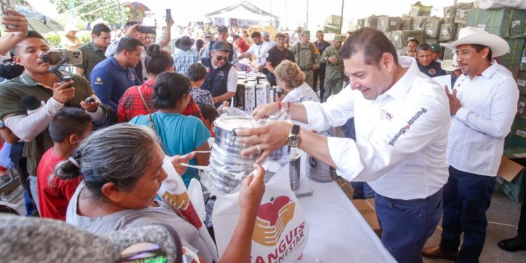 Con Tianguis del Bienestar, Gobierno Federal y Estatal regresa al pueblo lo robado
