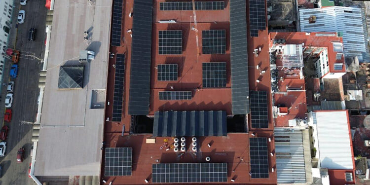 Más de 6 mil paneles solares impulsan la eficiencia energética en Puebla