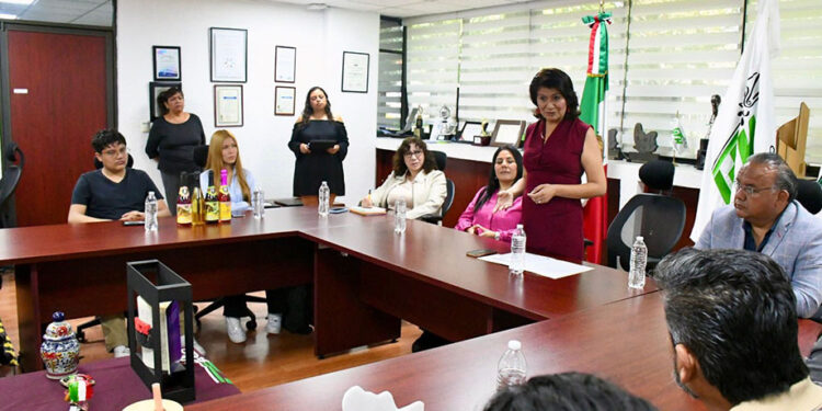 Firman UTH y CANIRAC convenio que impulsa la profesionalización y comercio local